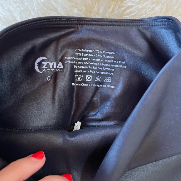 NWT* Zyia Black Reflective Metallic Light n Tight Hi-rise 7/8 24" - Picture 6 of 10